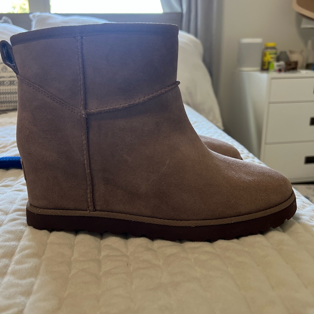 Ugg mini femne wedge